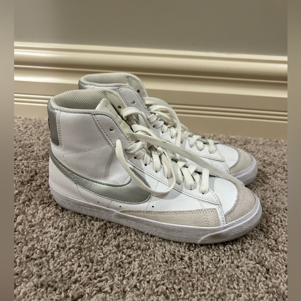 White Nike Blazers with Silver Detail size 6.5Y (fit like women’s size 8)